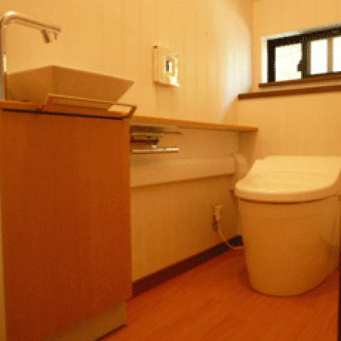 横浜　港北区　トイレリフォーム　（タンクレストイレ,手洗い器,内装）サムネイル